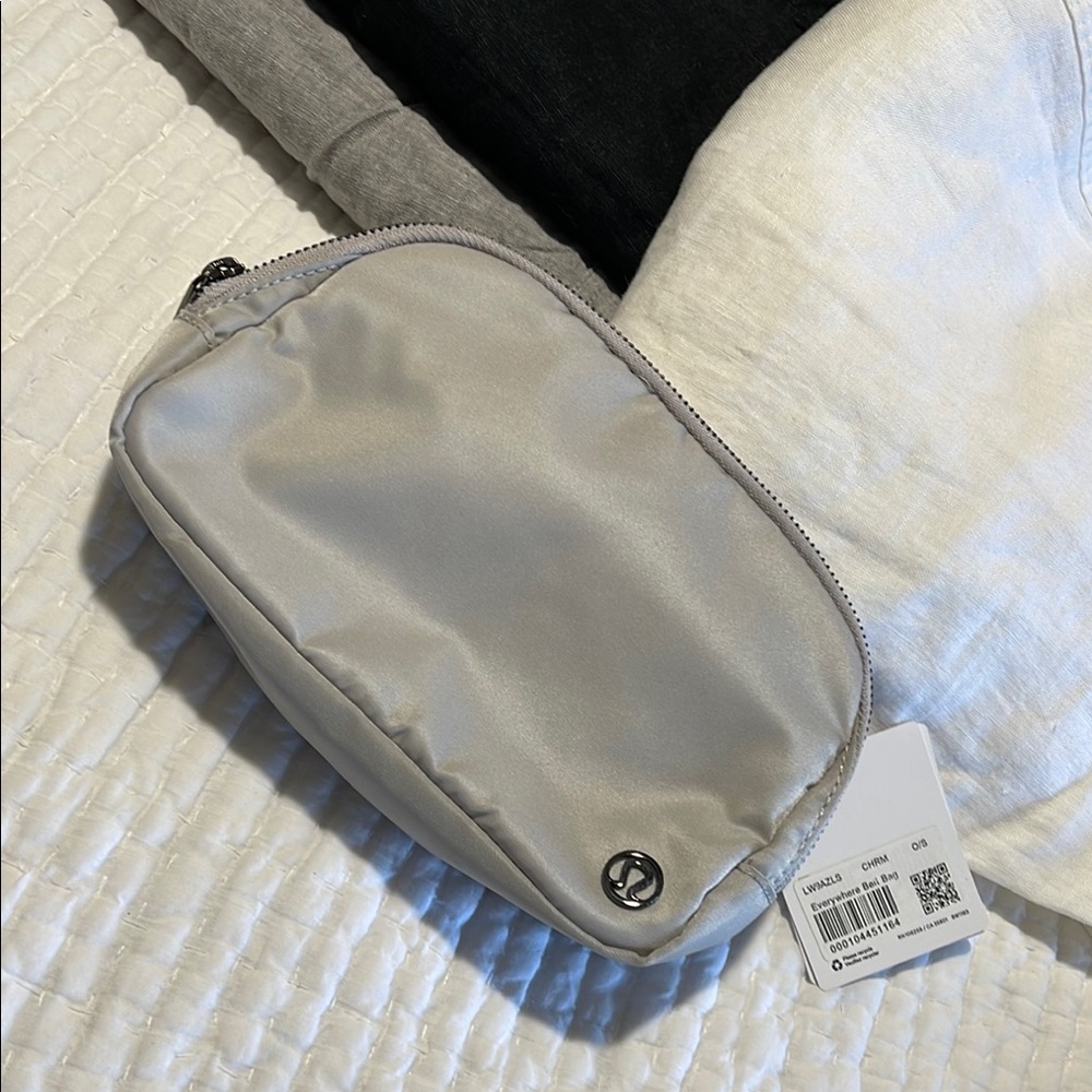 Lululemon Light Gray / Silver 1L Everywhere Bag with metal Hardware